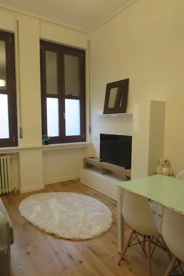 Apartment Incantevoli Appartamenti Navigli Milan